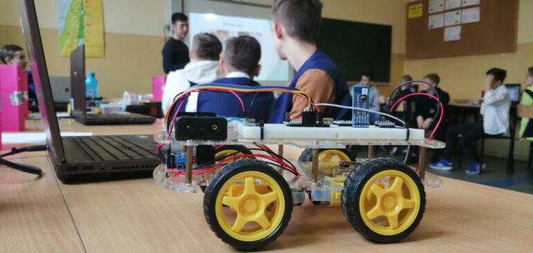 Roboty Edukacji w Szkole Podstawowej nr 2